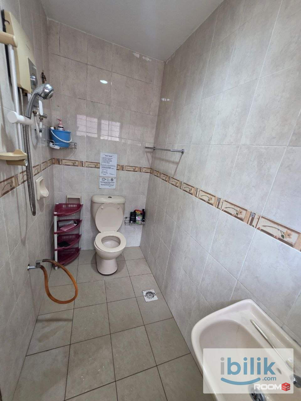 📢 1 Month Deposit | 🚗6 min drive to Setia City Mall | Medium Room