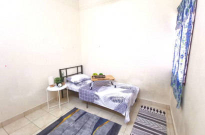 Middle Room at Puchong, Selangor, Bilik Sewa Puchong [🔥 👉𝑩𝑬𝑺𝑻 𝑨𝑪𝑪𝑶𝑴𝑨𝑫𝑨𝑻𝑰𝑶𝑵 ] Lakeside Residence, IOI