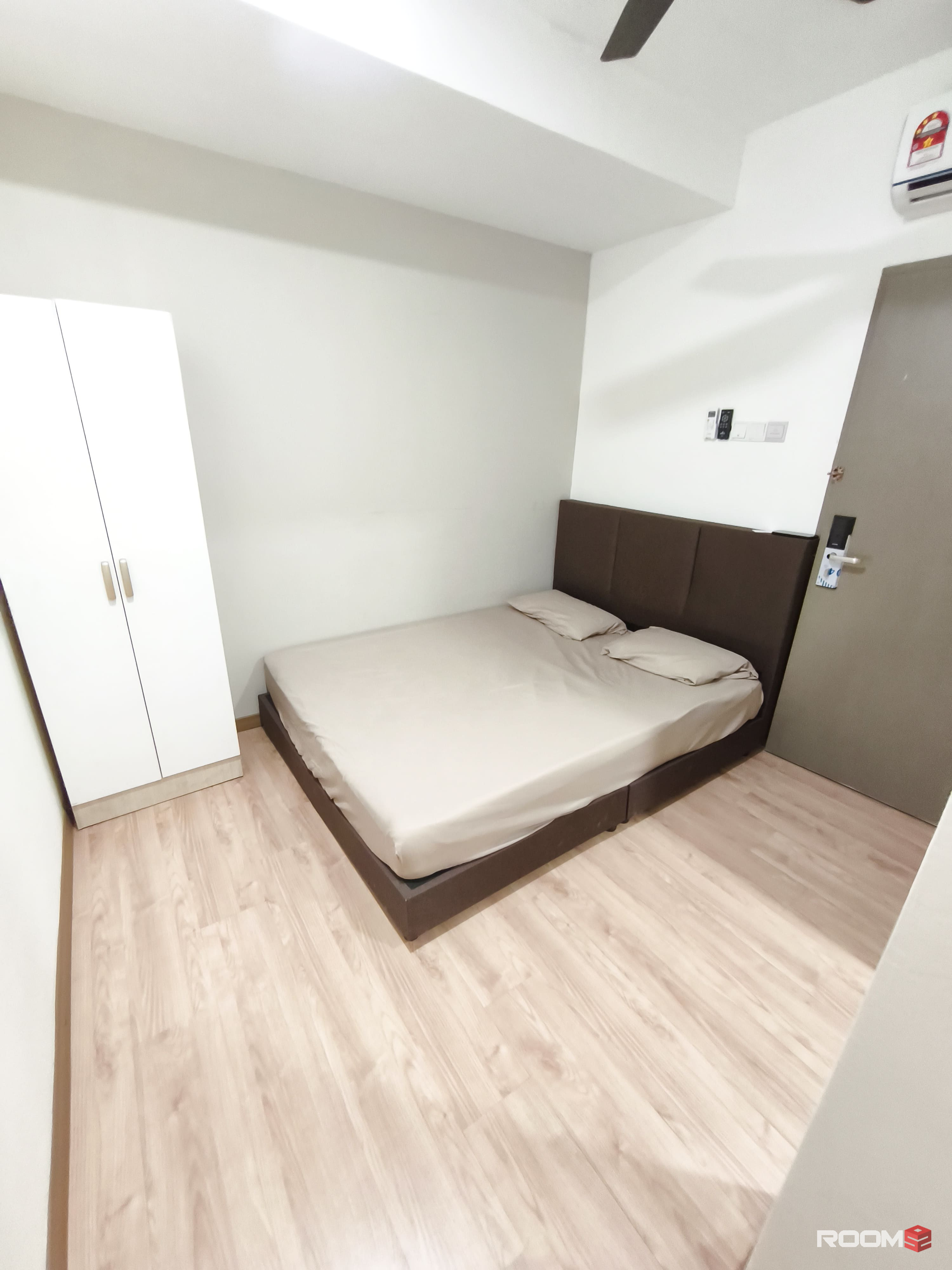 Only walk to MRT Kentomen 4mins 🚂 Room attach Private Toilet + AirCond at Chow Kit