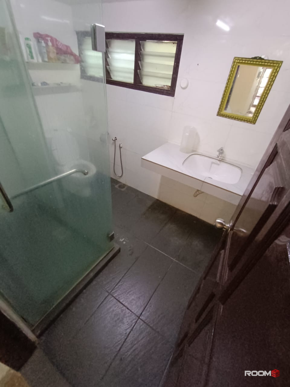 MIDDLE ROOM FOR RENT - SEKSYEN 14 PJ