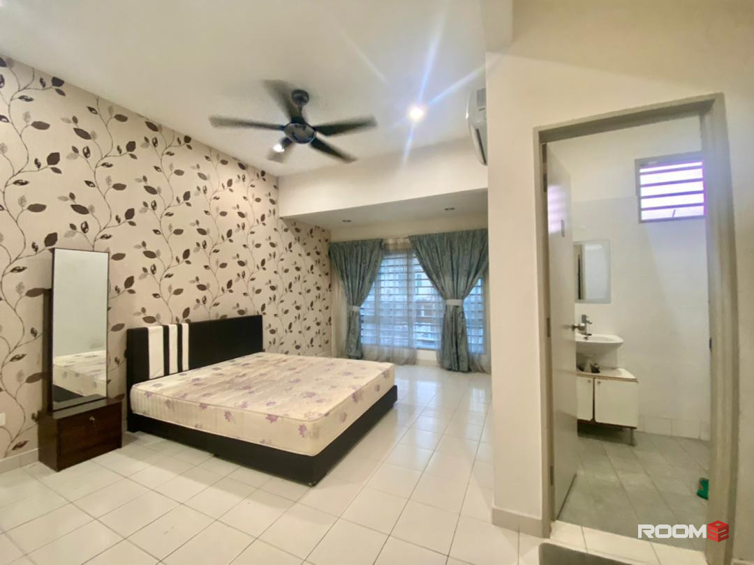 Master Room at Kajang, Selangor ~ 🌟👉Bilik Sewa Kajang [𝐇𝐎𝐒𝐏 𝐊𝐀𝐉𝐀𝐍𝐆] Tmn Saga Emas (NEAR MRT)  TTDI Grove, MK