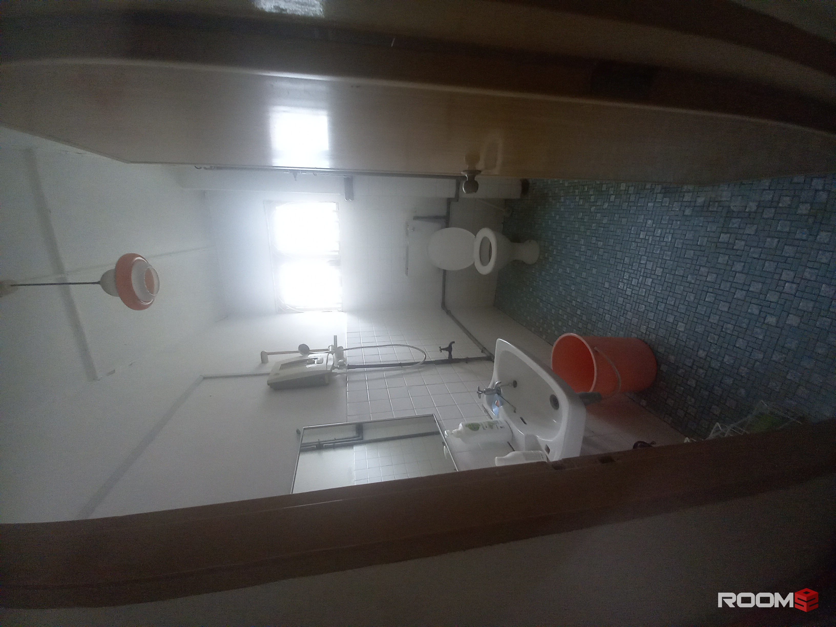 Medium Room in Landed House Facing Field