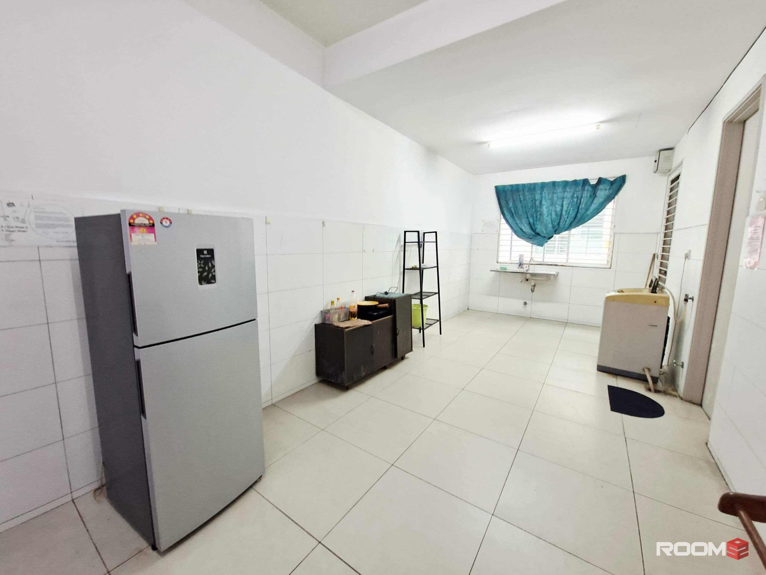 LRT 3 Klang, Lotus, Aeon Bukit Tinggi Fully Furnished Affordable Room