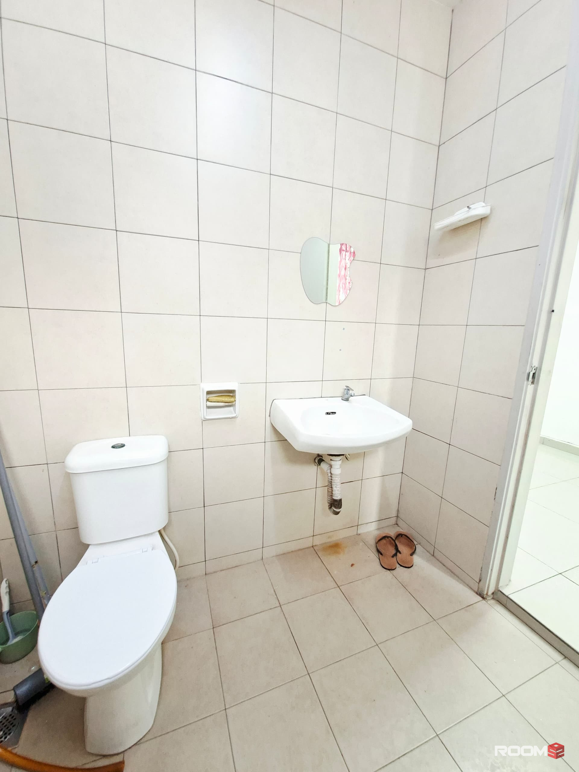 LRT 3 Klang, Lotus, Aeon Bukit Tinggi Fully Furnished Affordable Room
