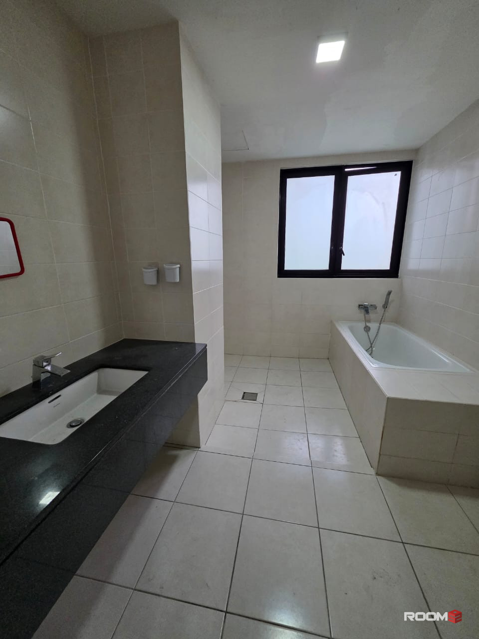 MASTER ROOM FOR FEMALE IN I-CITY