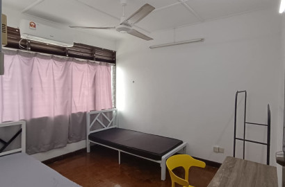 MIDDLE ROOM FOR RENT - SEKSYEN 14 PJ