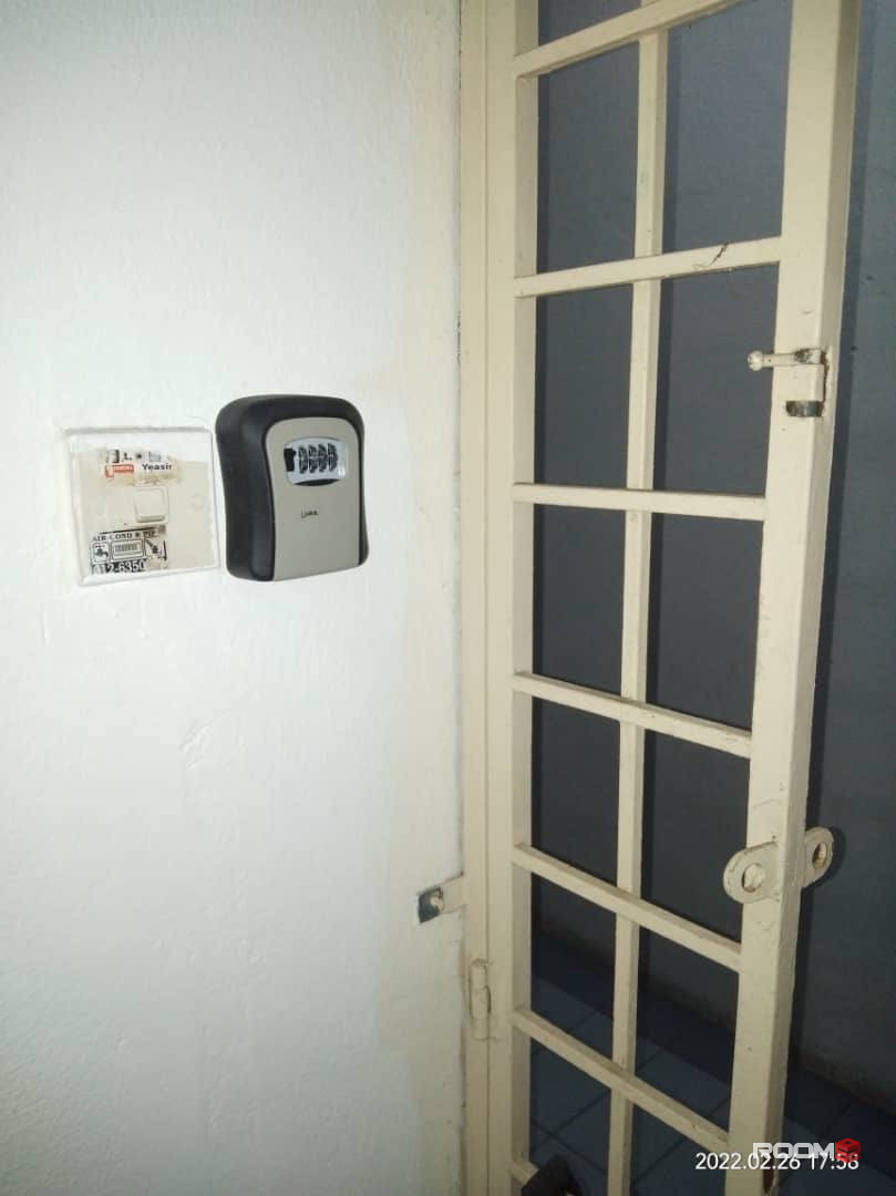 Middle Room at blok A, Ridzuan Condo, Bandar Sunway