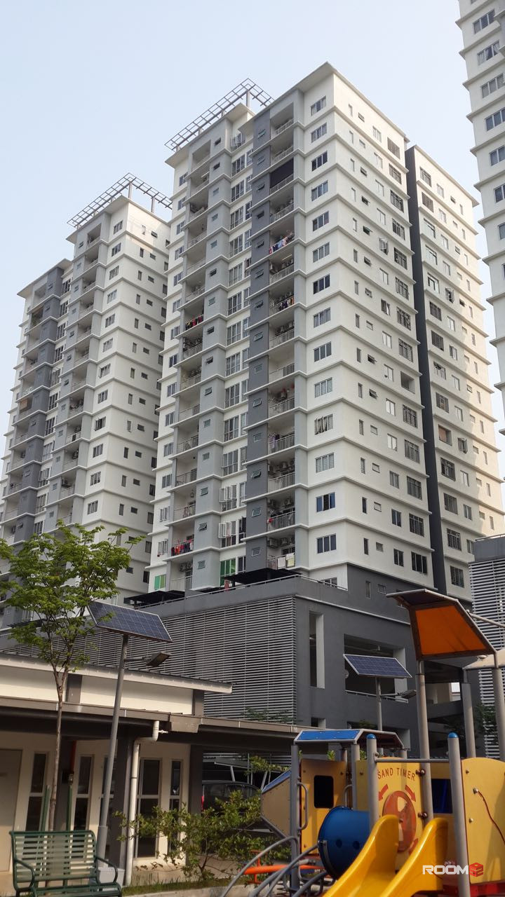 Medium Room for Rent FREE Car Park, Bandar Sri Permaisuri, Cheras, KL