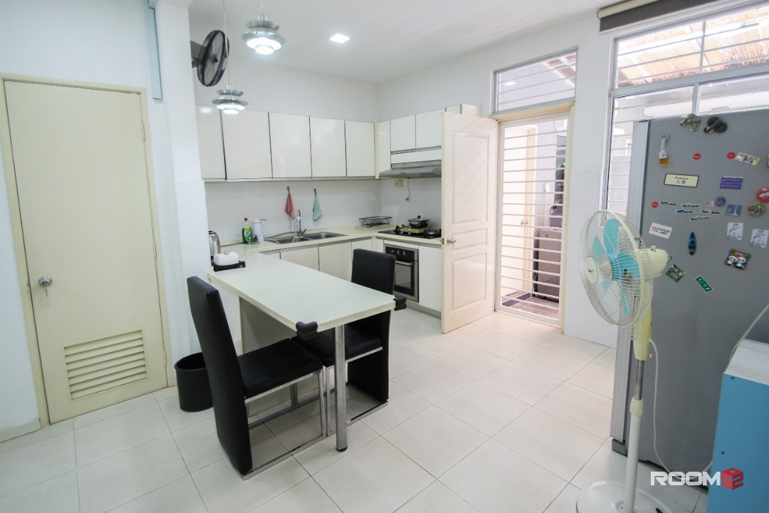 [NO DEPOSIT] Master Room with Private Bathroom