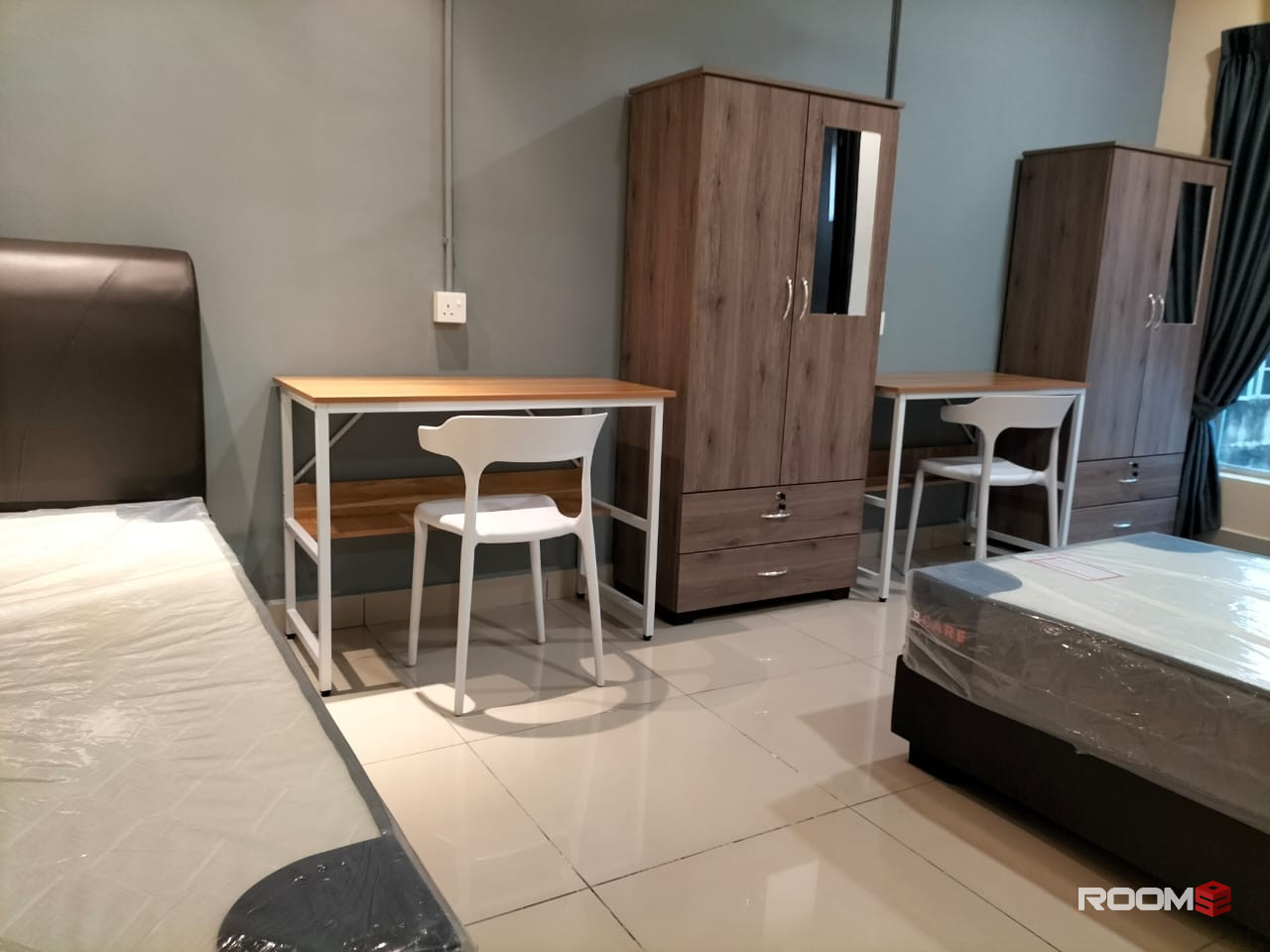 ⭐️ Single Room Fully Furnished @ SUBANG 2 Landed,5 mins to Help Uni, Special Promotion, New Aircond Wardrobe Table Chai