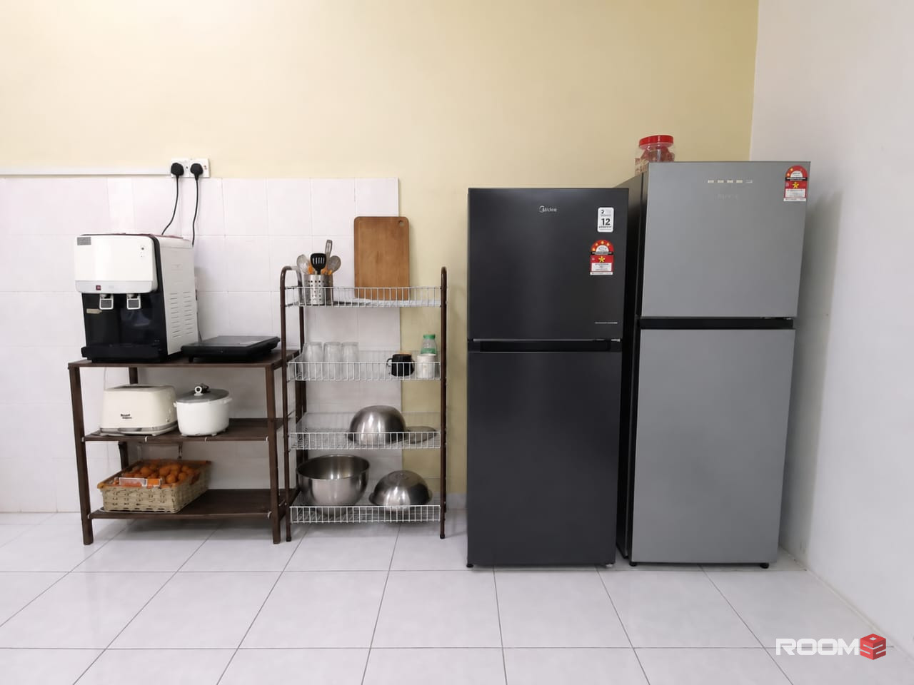 🚗 7 Mins To Econsave Bukit Kemuning 🛒 | Medium Room For Rent @ Kota Kemuning 🔥