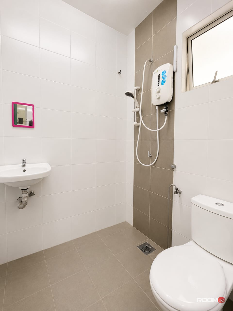 🏠 Private Room For Rent @ Taman Sri Jaromas 🔥 | 🚗 Near Econsave & Lotus's Jenjarom 🛒🛍️