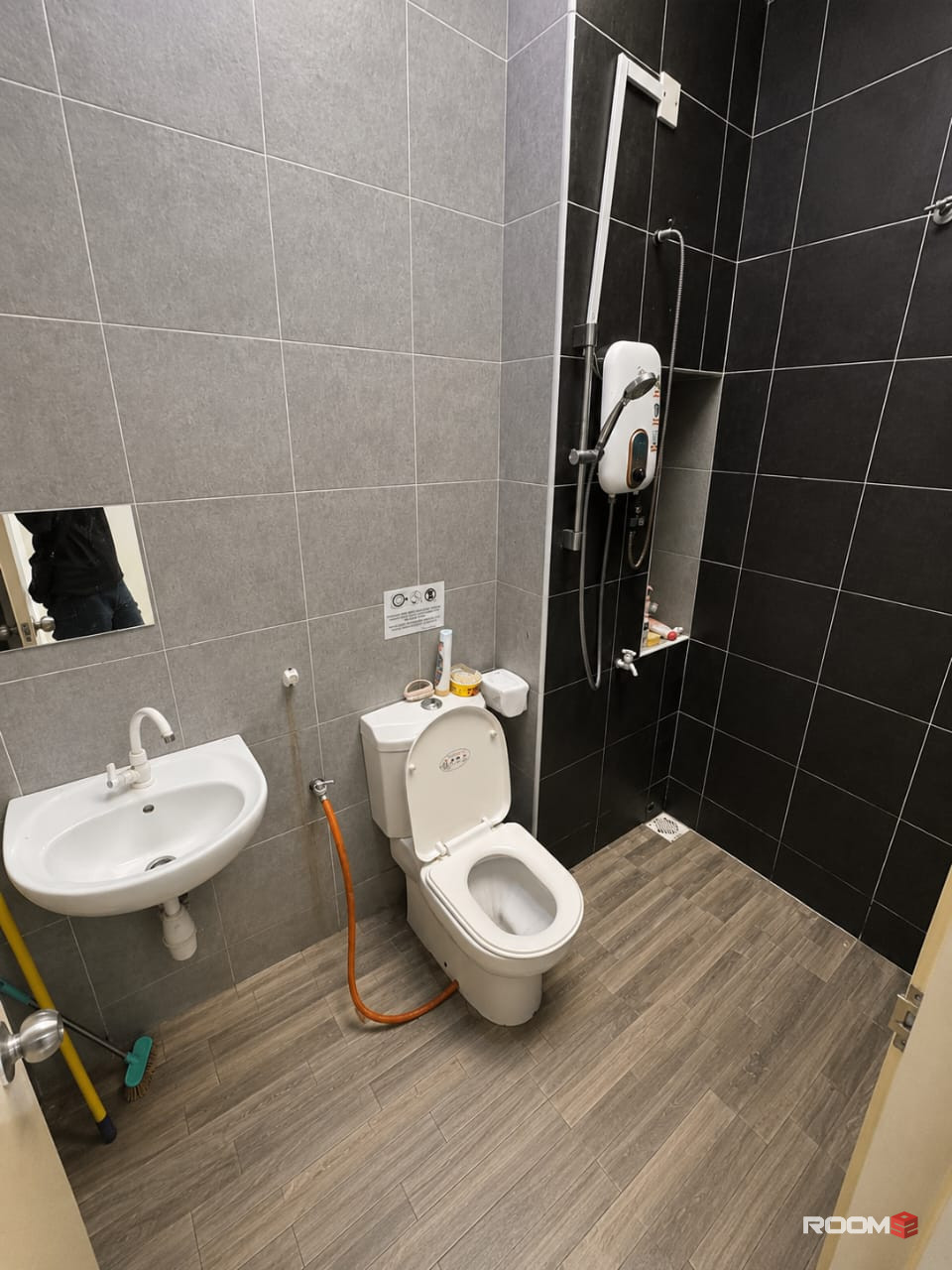 🏡 Queen Bed Room For Rent @ Setia Alam ❤️ | 🚗 3 Mins To Lotus's Setia Alam 🛒🛍️