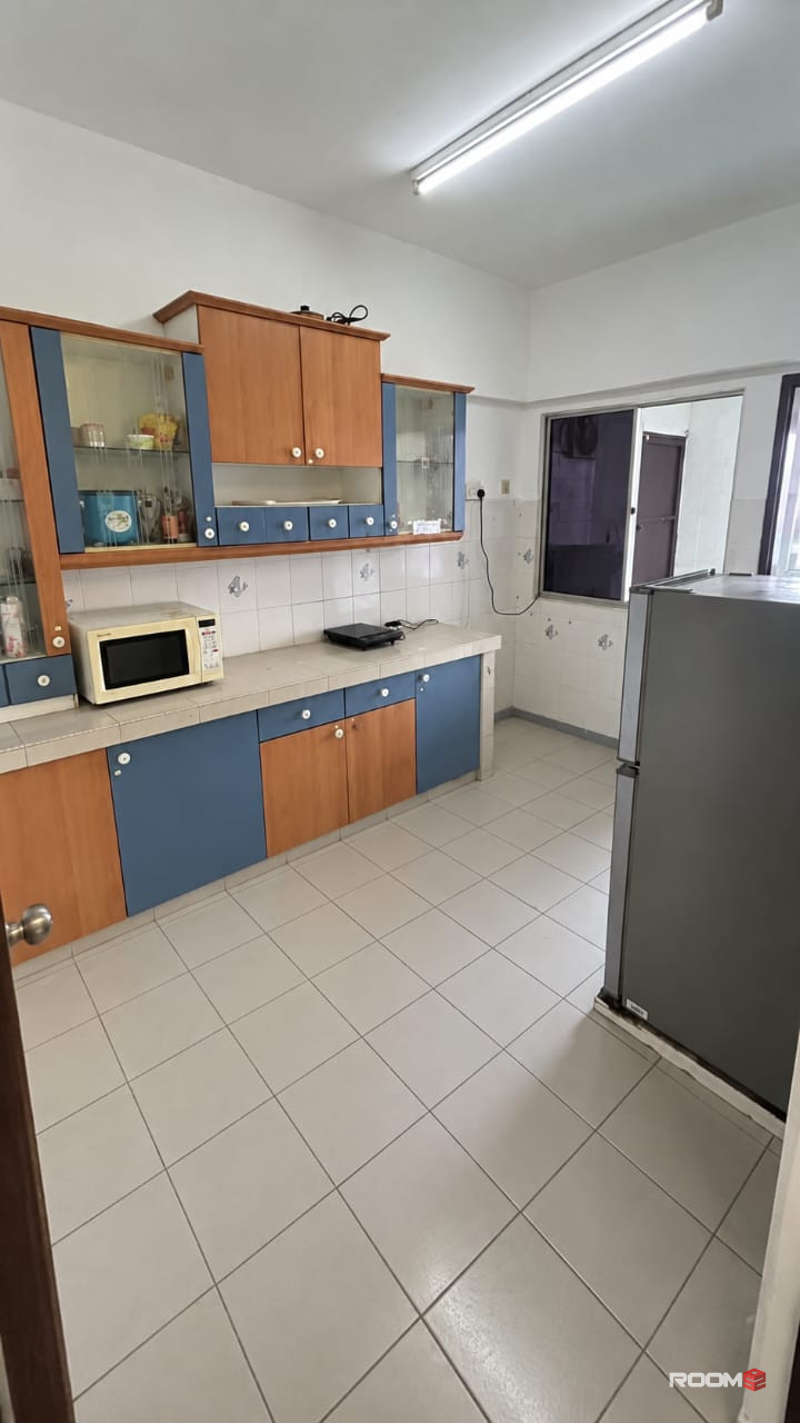 🛏️ Queen Bed Room For Rent @ Puchong Jaya 🏡 | 🚗 Near IOI Mall Puchong 🛒🛍️✨