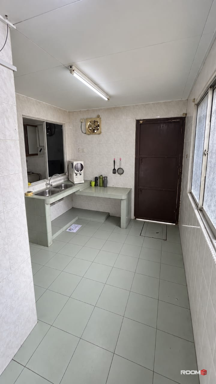 🏡 Spacious Room For Rent @ Puchong Jaya | 🚗 Near IOI Mall Puchong 🛒🛍️✨