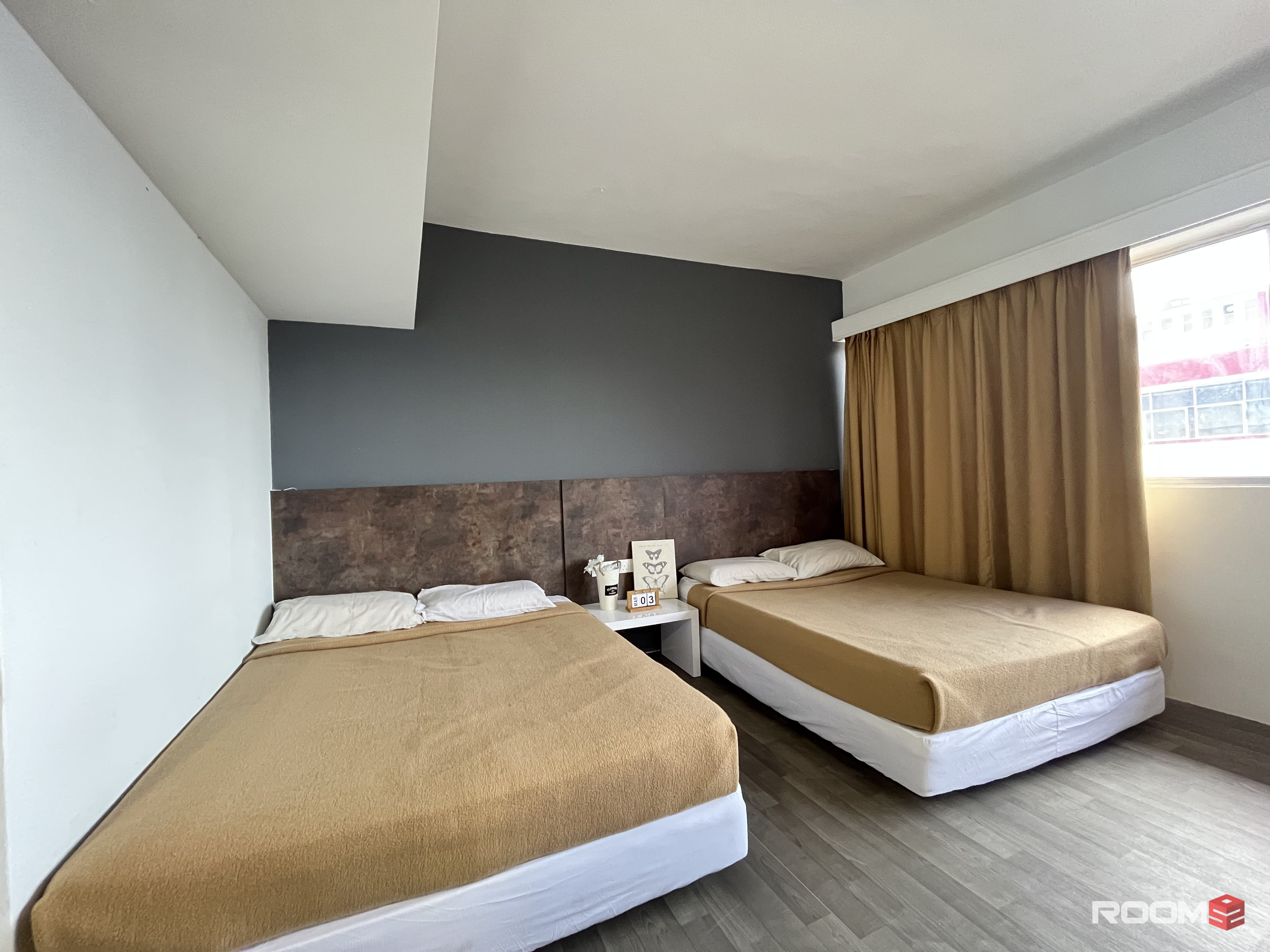 NO DEPOSIT ! 😍 Walking Distance To Monorel & LRT ! HUGE Room Can Fit 3 people !