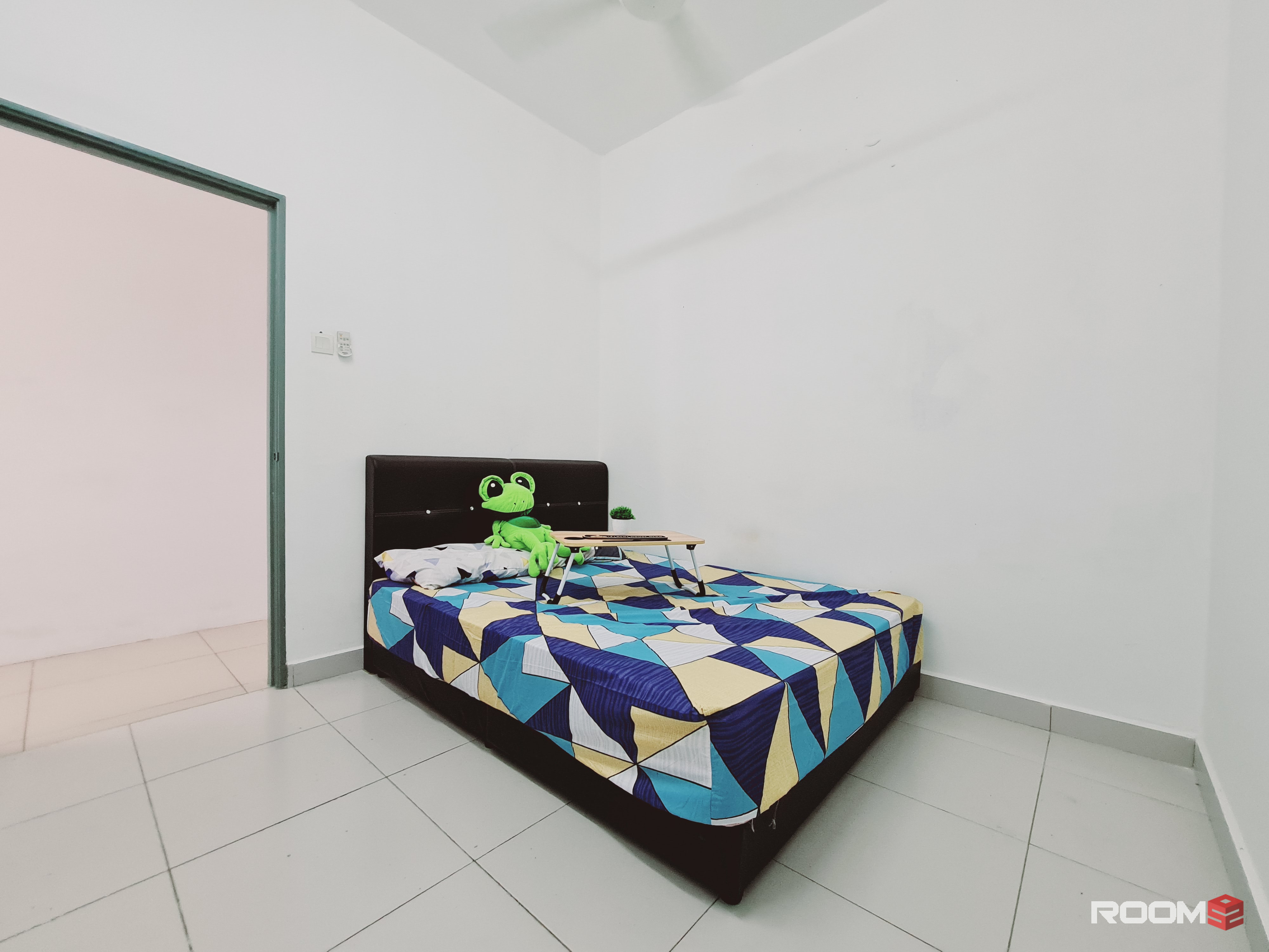 Middle Room at Puchong, Selangor, Bilik Sewa Puchong [🔥 👉𝑩𝑬𝑺𝑻 𝑨𝑪𝑪𝑶𝑴𝑨𝑫𝑨𝑻𝑰𝑶𝑵 ] Lakeside Residence, IOI