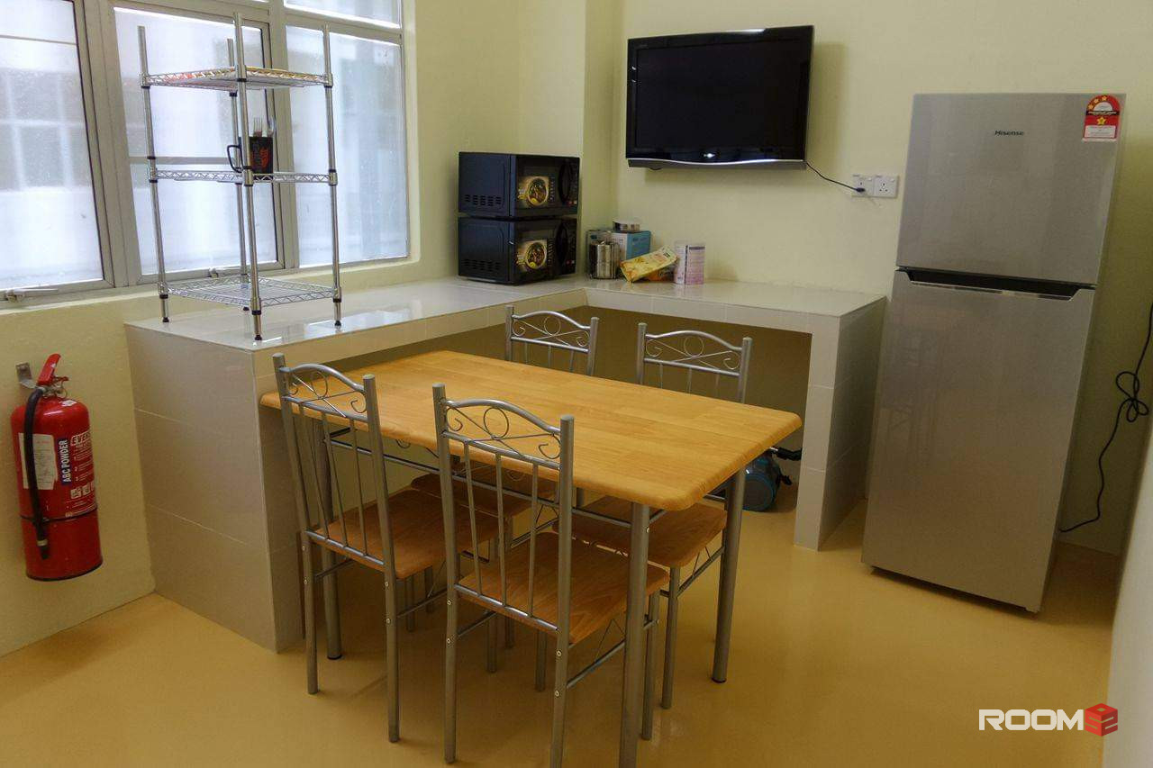 🤩PROMOTION!!!! 🤩 HIGH SPEED INTERNET Single Room Fully Furnished Aircond Wardrobe Table Chair Mattress