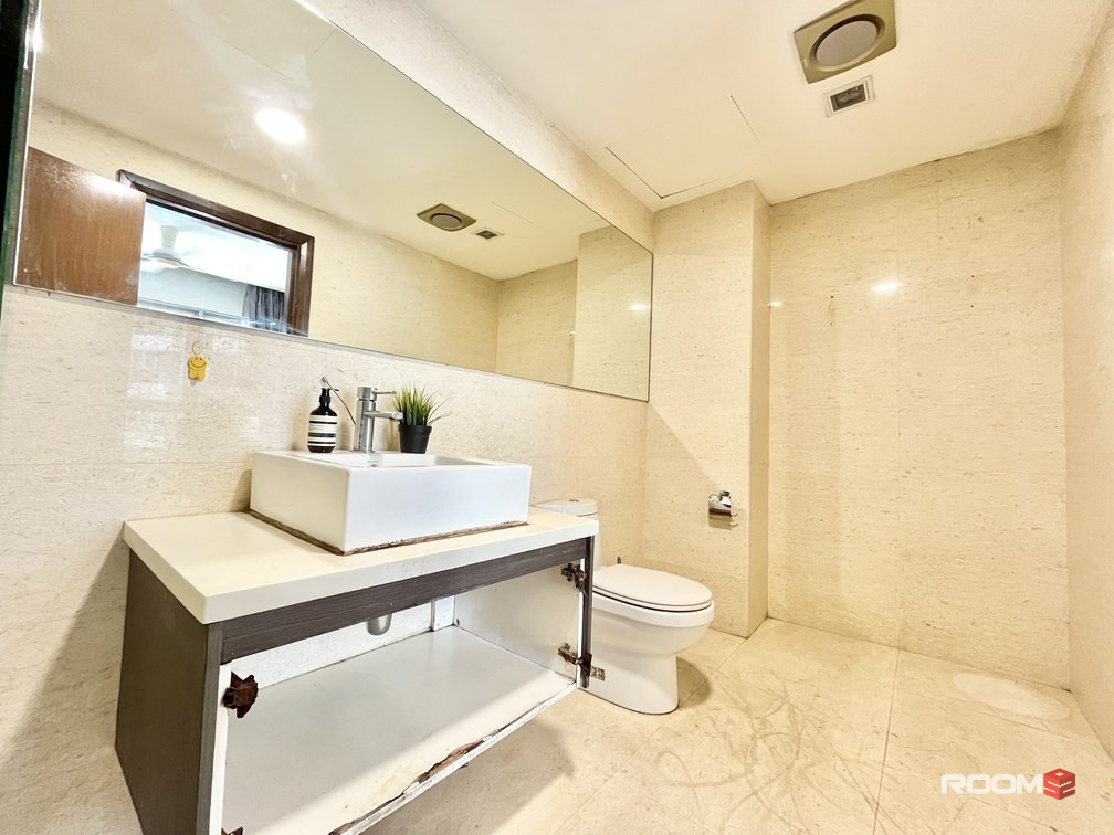 Time to Upgrade Your Space! 🌟🏡 Rent This Gorgeous Room at Regalia Suite