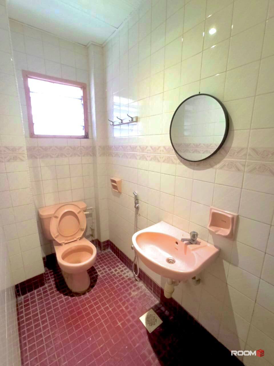 Convenient-Located Room 👀 : ZERO DEPOSIT Room Rental 12 Min to near LRT/MRT 🚄