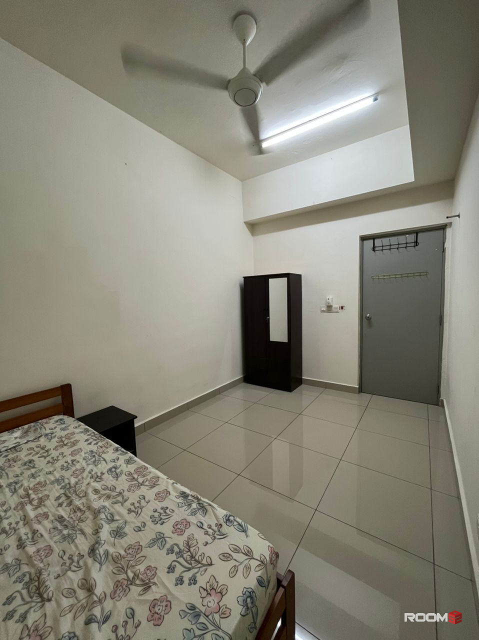 Cozy Medium Room Female Only for Rent at Puchong