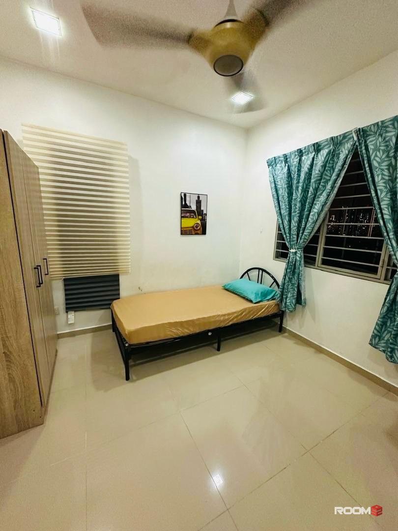 Medium Room for Rent FREE Car Park, Bandar Sri Permaisuri, Cheras, KL