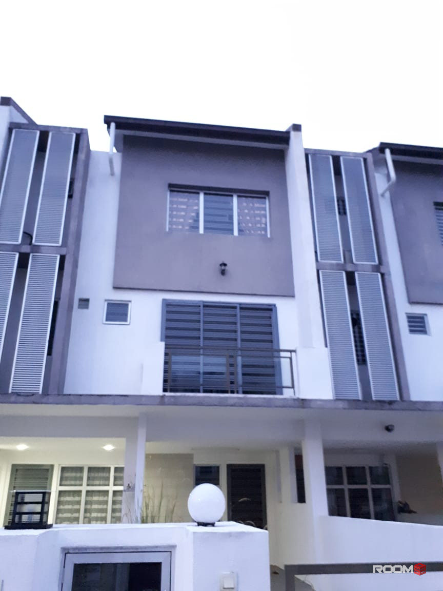 Sharing Rooms for Rent in Puchong Male Only