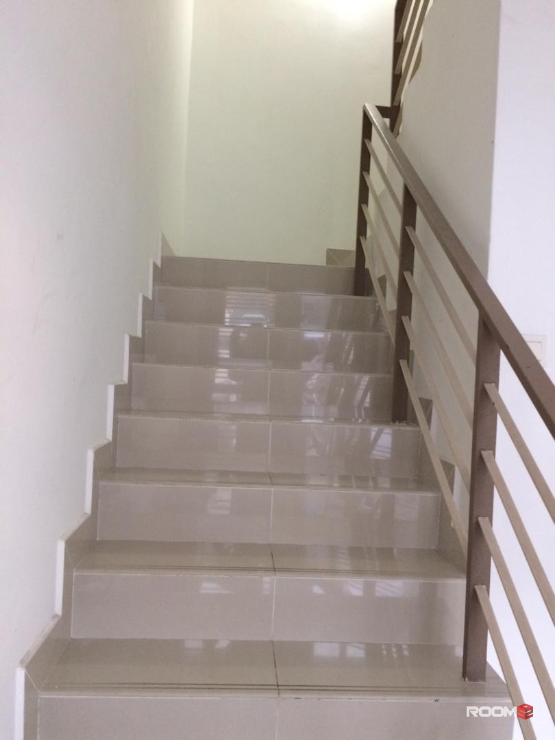 SUMMER HOUSE ,MALE ONLY ROOMS FOR RENT