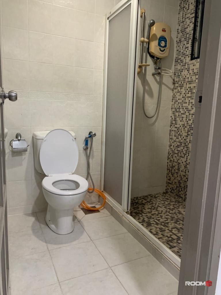 Master Room Private Bathroom & Free Car Park @ Subang Jaya USJ (Near LRT)