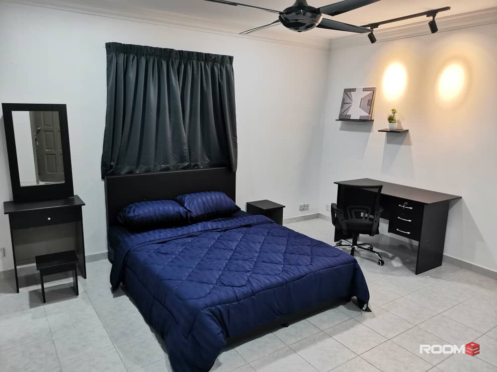 Master Room Private Bathroom & Free Car Park @ Subang Jaya USJ (Near LRT)