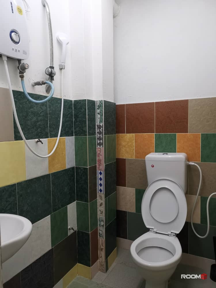 Middle Room Twin Single Bed @ Bandar Sunway