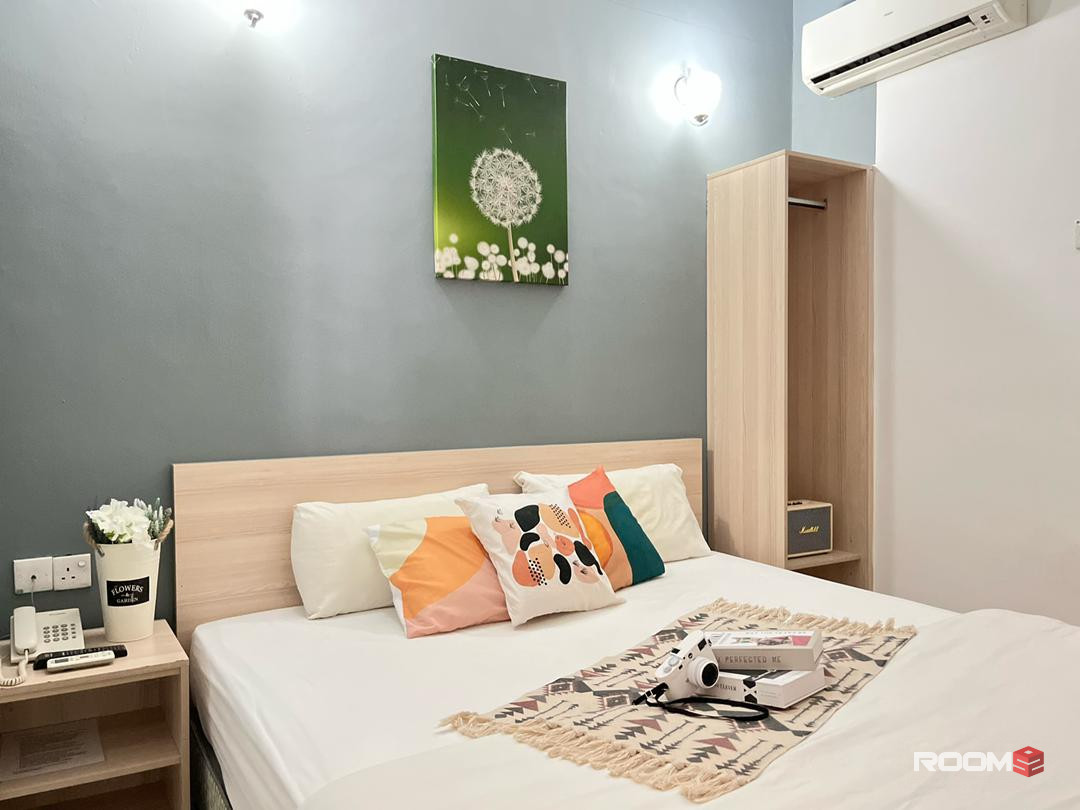 Room Rental at Damansara Jaya Near LDP Highway