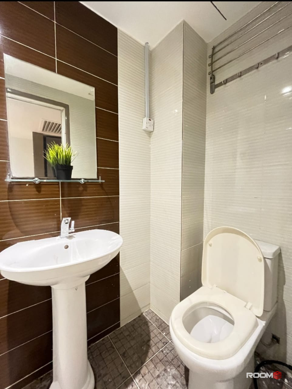 Zero Deposit Luxury Room with private 🛁bathroom But Cheap Rental At Swing & Pillow @ Grand Maria, KL City Centre