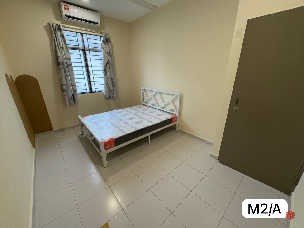 👱🏼Female Unit Room for rent at Setia Indah Landed house