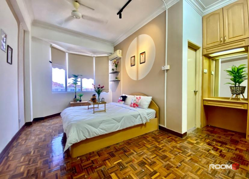 Premium Master Room For Rent @ Kelana Putera