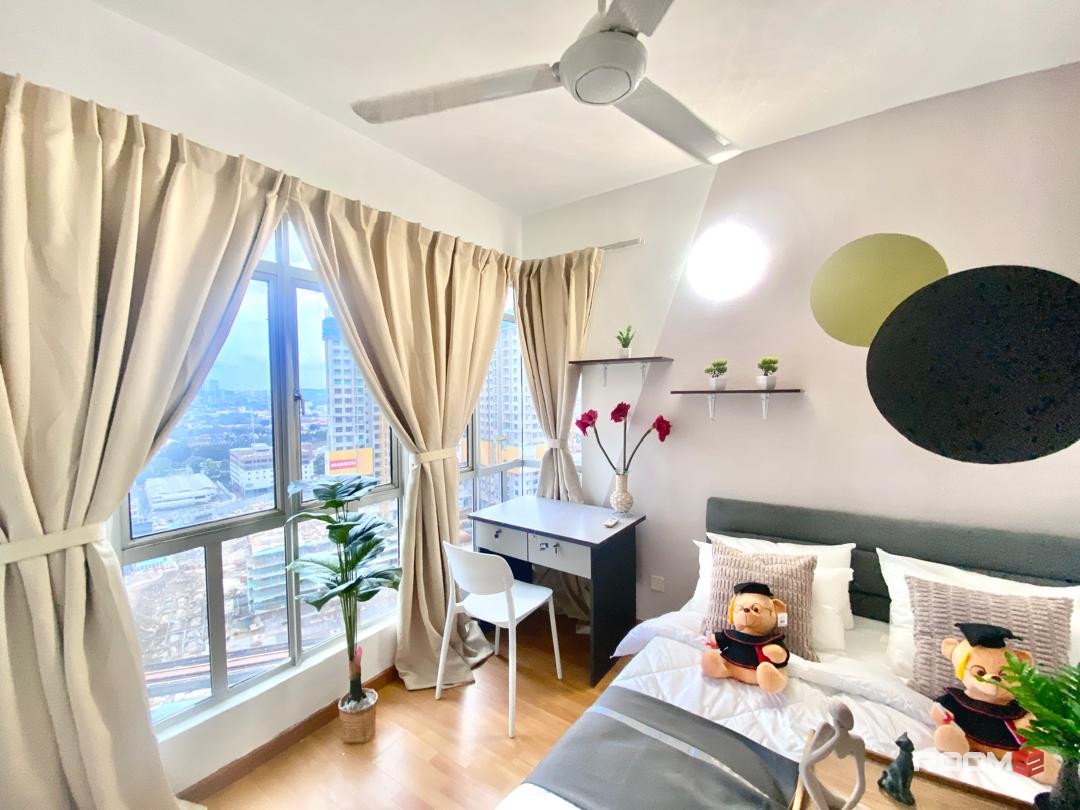 Premium Master Room For Rent @ Millennium Square