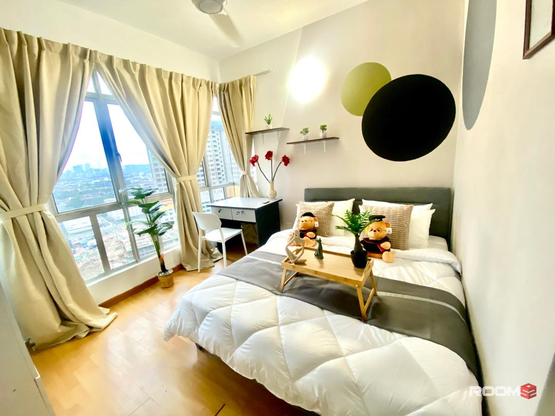 Premium Master Room For Rent @ Millennium Square