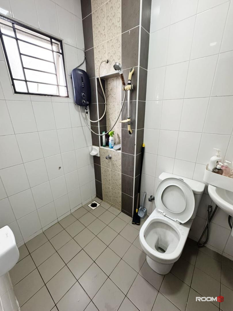 Bilik Sewa Murah 🙌 SETIA ALAM 🙌🙌 🏡🏡Middle Rooms for rent🏘️🏘️ ‼️
