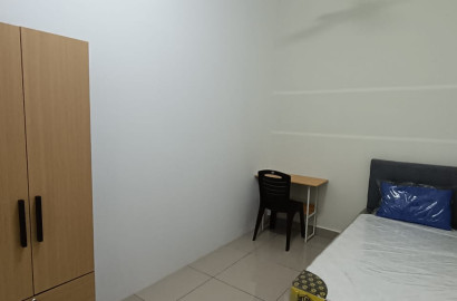 Female Room renting at Suriamas Suites Condominium @ Larkin JB Town