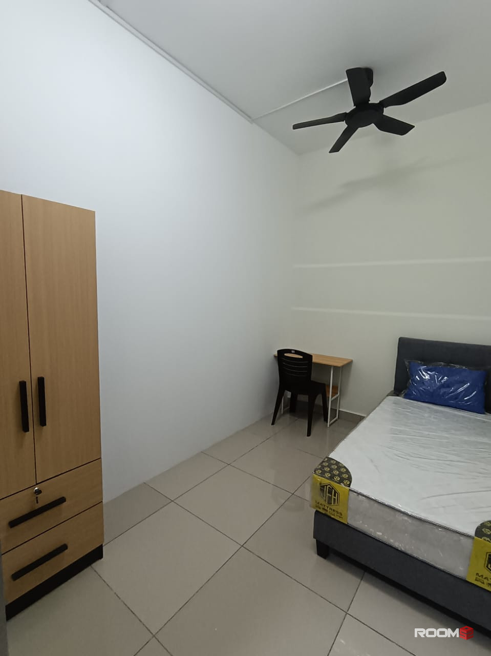 Female Room renting at Suriamas Suites Condominium @ Larkin JB Town