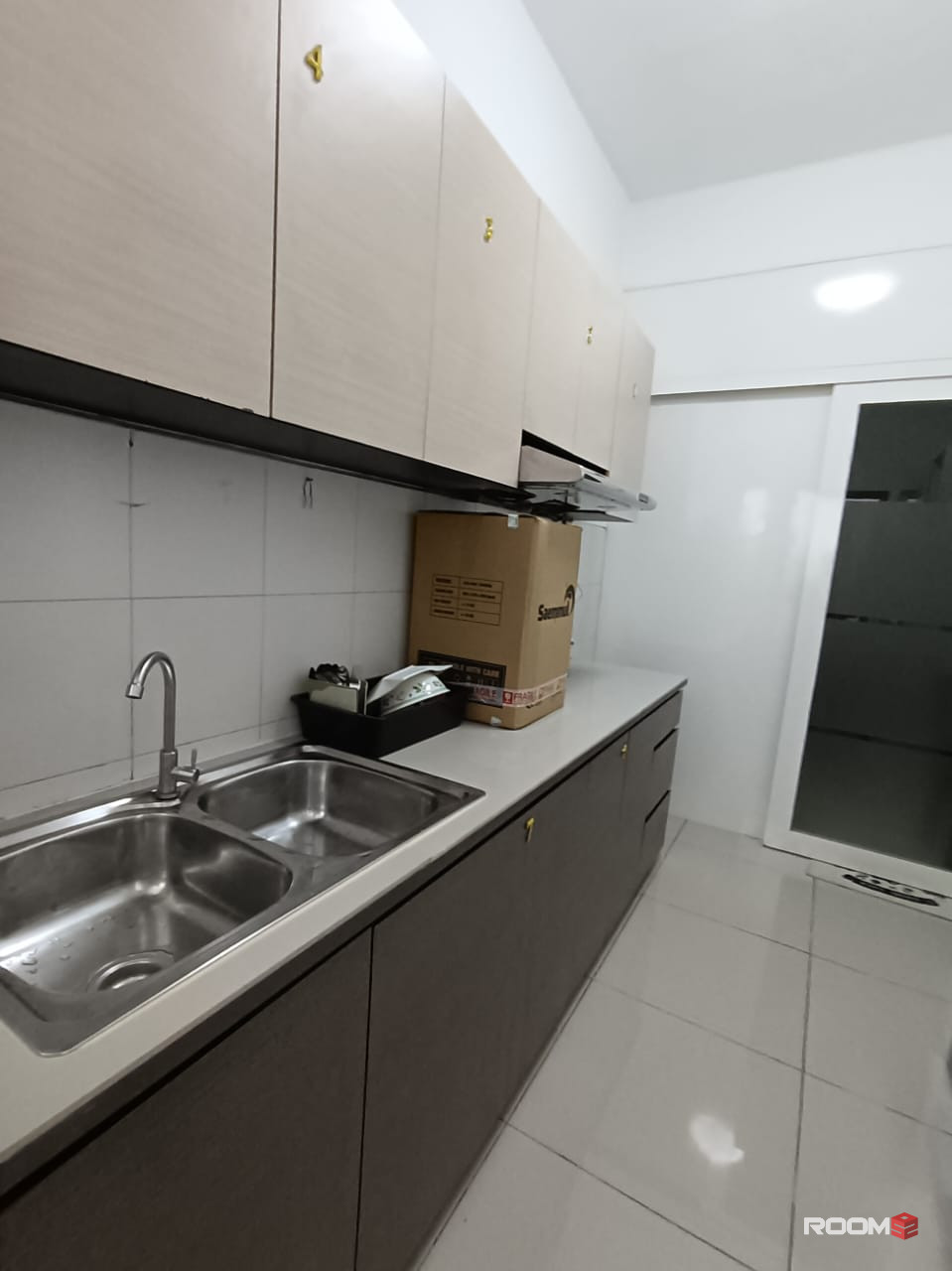 Female Room renting at Suriamas Suites Condominium @ Larkin JB Town