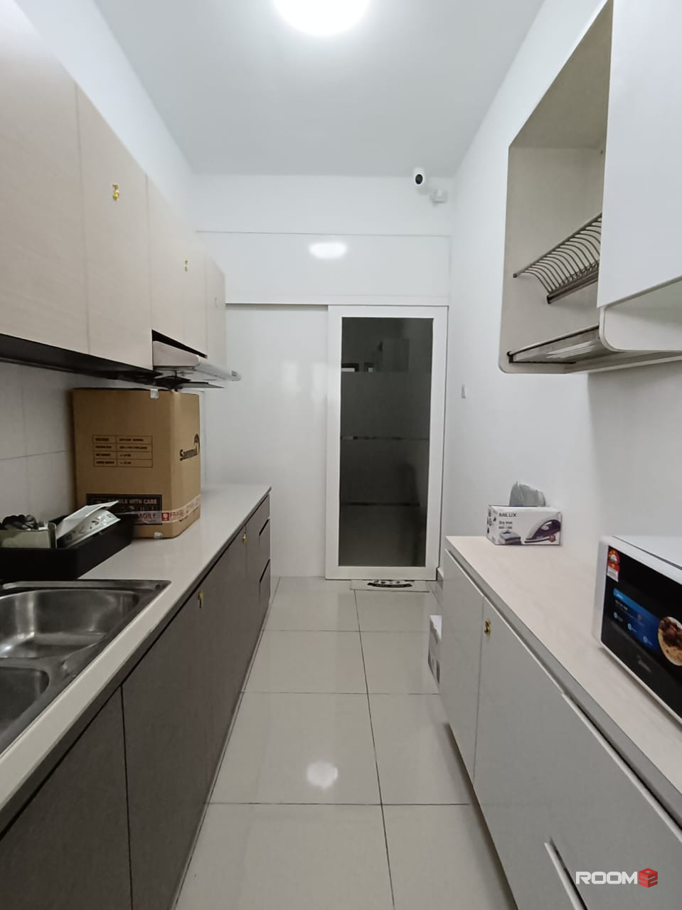 Female Room renting at Suriamas Suites Condominium @ Larkin JB Town