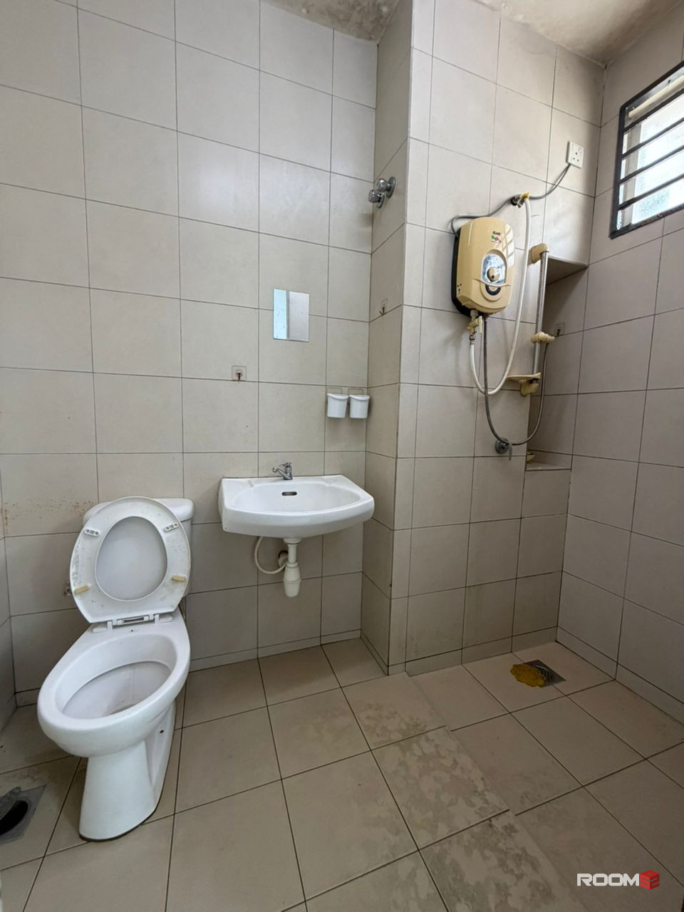 ‼️LOW DEPOSIT‼️BANDAR BOTANIC KLANG COZY MIDDLE ROOM FOR RENT🏠NEARBY GM KLANG , PORT KLANG , AEON MALL BUKIT TINGGI🤩🤩