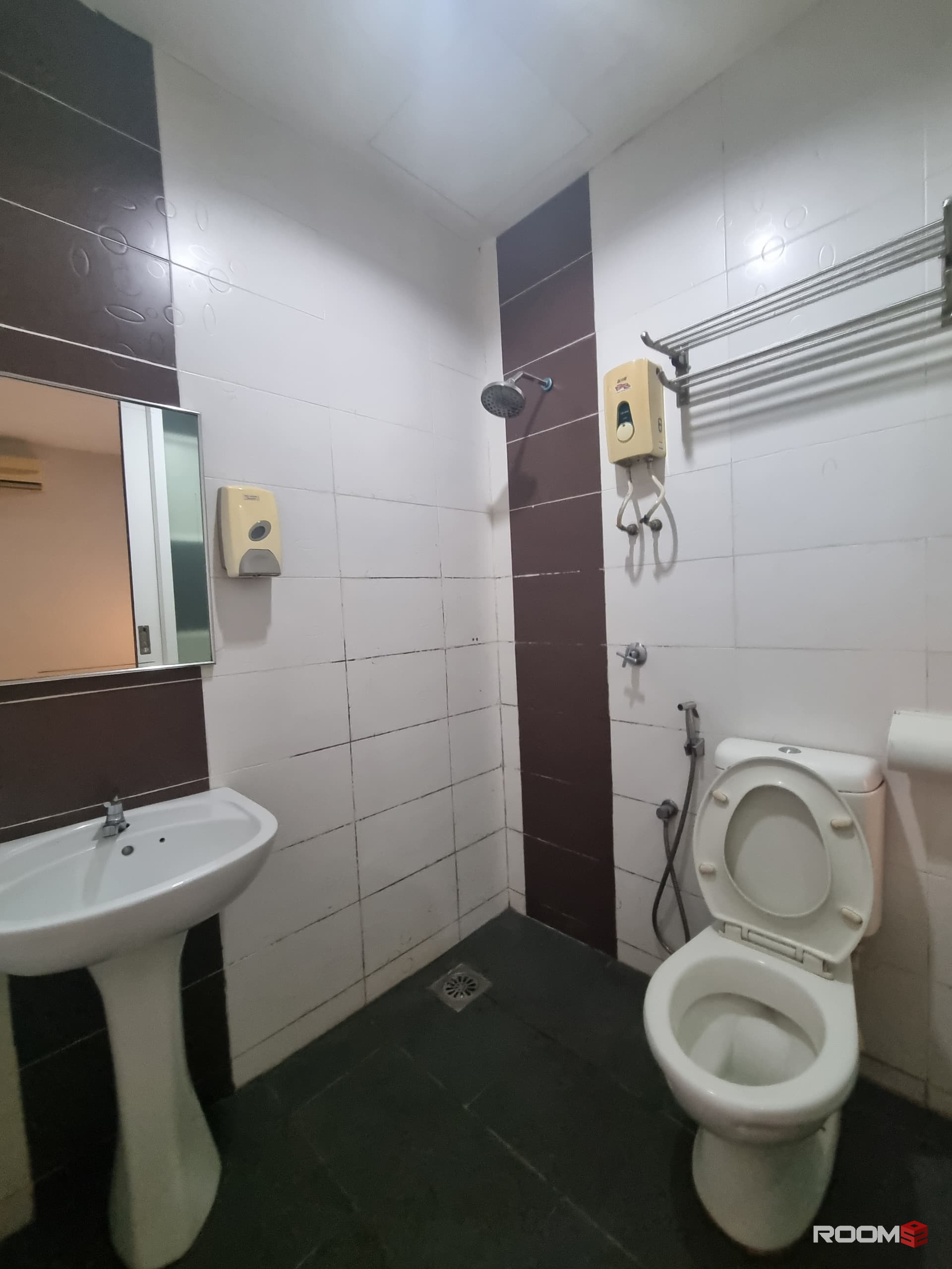 LUXURY Stay😍 Walking Distance to The Strand Mall Kota Damansara