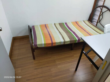 Medium Room to Rent at Jalan Bayan, Bandar Puchong Jaya! Free Weekly Cleaning Services!