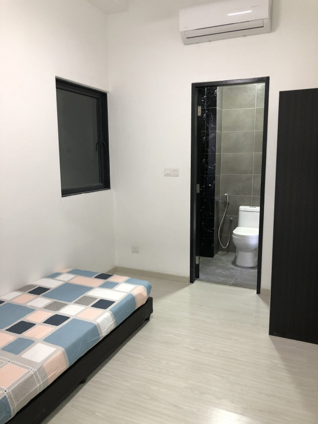 Medium AIrcond Room is Now Available at Jalan Bayan, Bandar Puchong Jaya. Nearby IOI Mall!