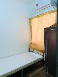 SS20 walking distance to Tropicana mall centre,easy to access LDP only 2 min driving distance,4min driving distance to SS2town20