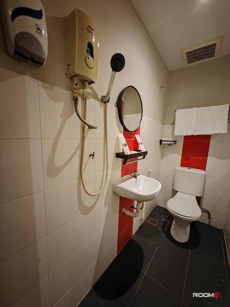 0 DEPOSIT ROOM IN TRX🏬🚎 PRIVATE BATHROOM 🫵 ATTACHED 0 DEPOSIT 💥