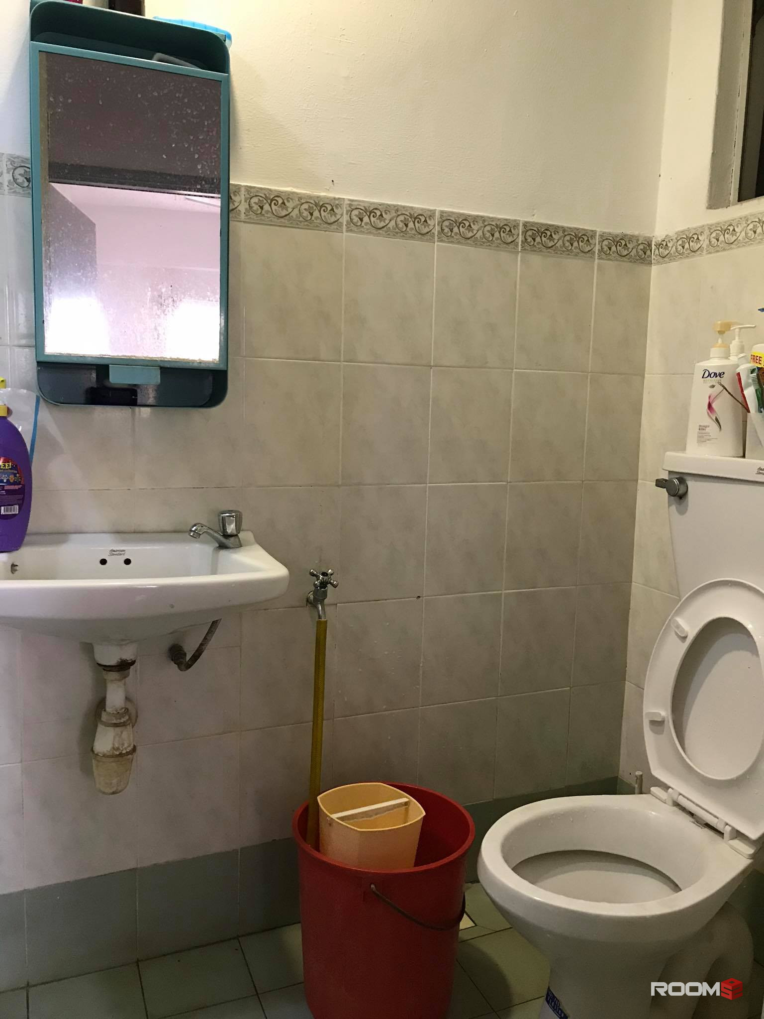 [Free wifi & utilities] Fully Furnish Middle Room