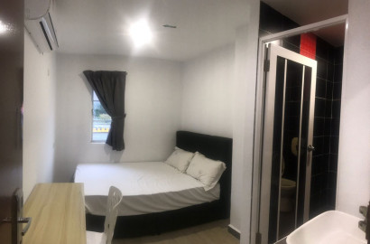 🔥 0 Deposit !! 🏨 [ SS4 Holmes Co-Living ] Fully Furnished Room with Private Bathroom & A/C for Rent !!